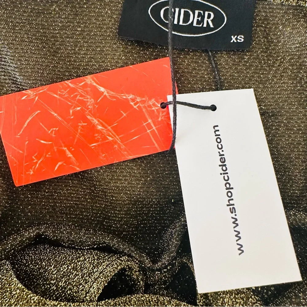 New Cider Solid Glitter Gold Halter Choker Style Cropped Tank Top - Picture 9 of 9